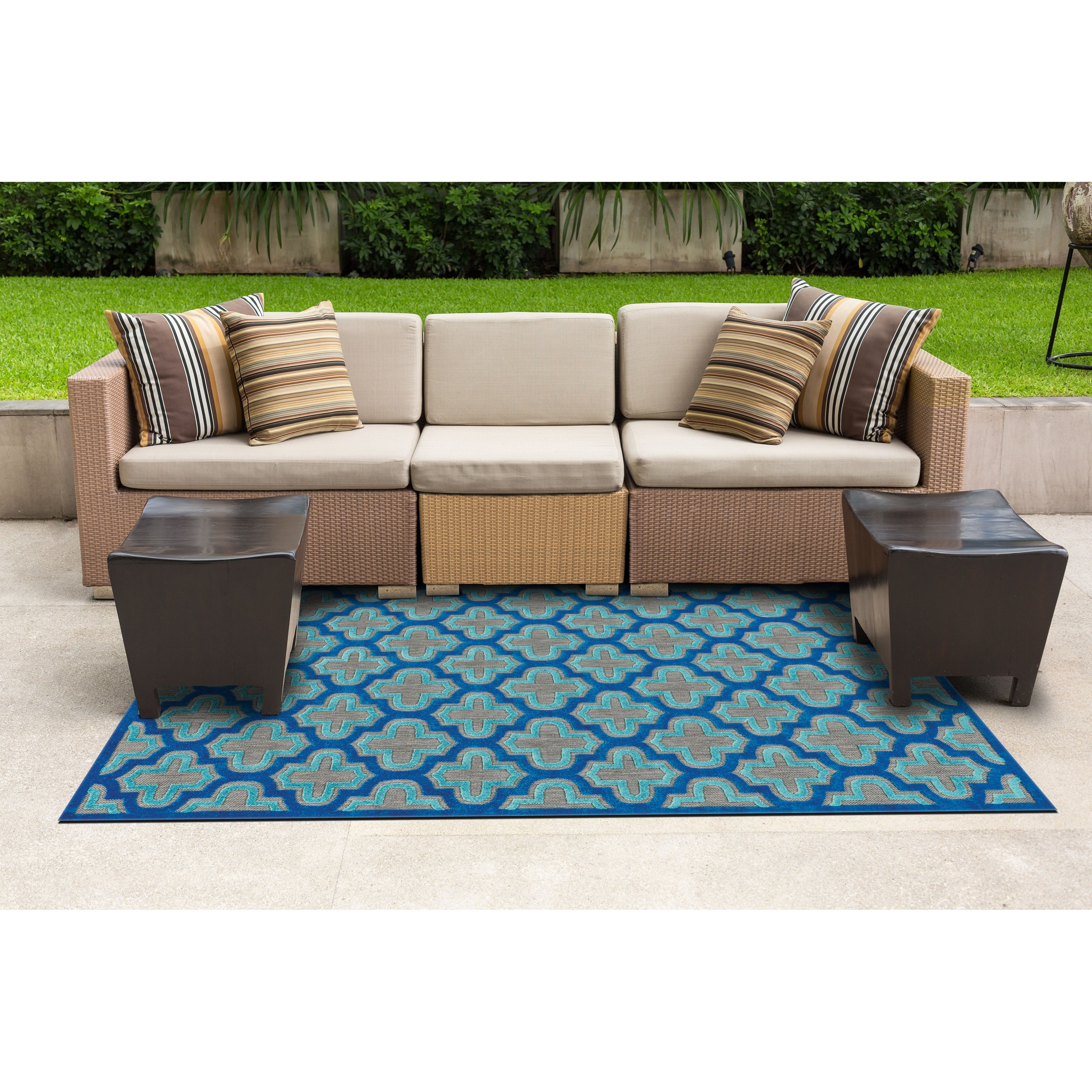 Black/Navy 2'-1" X 4' Area Rug